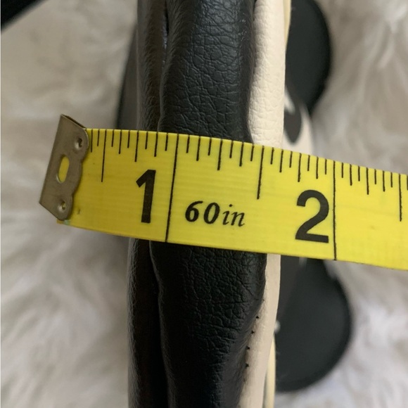 BETSY JOHNSON Luv Betsy 100% polyurethane Panda zip close wristlet VVGUC - Picture 9 of 9